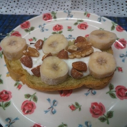 やなママ☆さん
おはようございます
バナナヨーグルトで健康的
朝食でつくりました
美味しかったです
今日はパナソニックスチーマーだしてきて自宅でエステしてました
